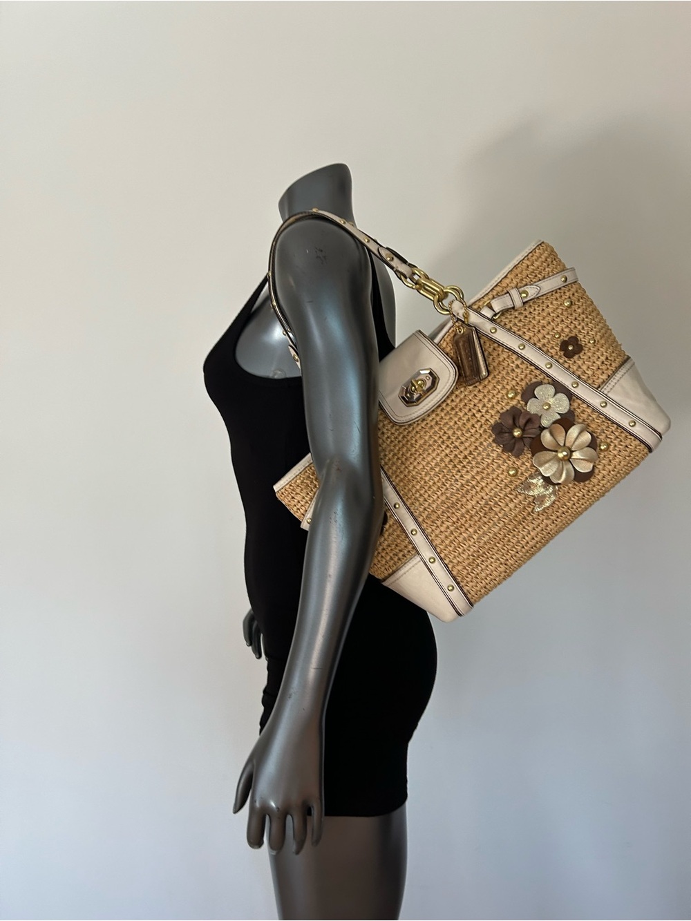 VINTAGE RARE Coach Hampton Natalie Straw Floral Tote